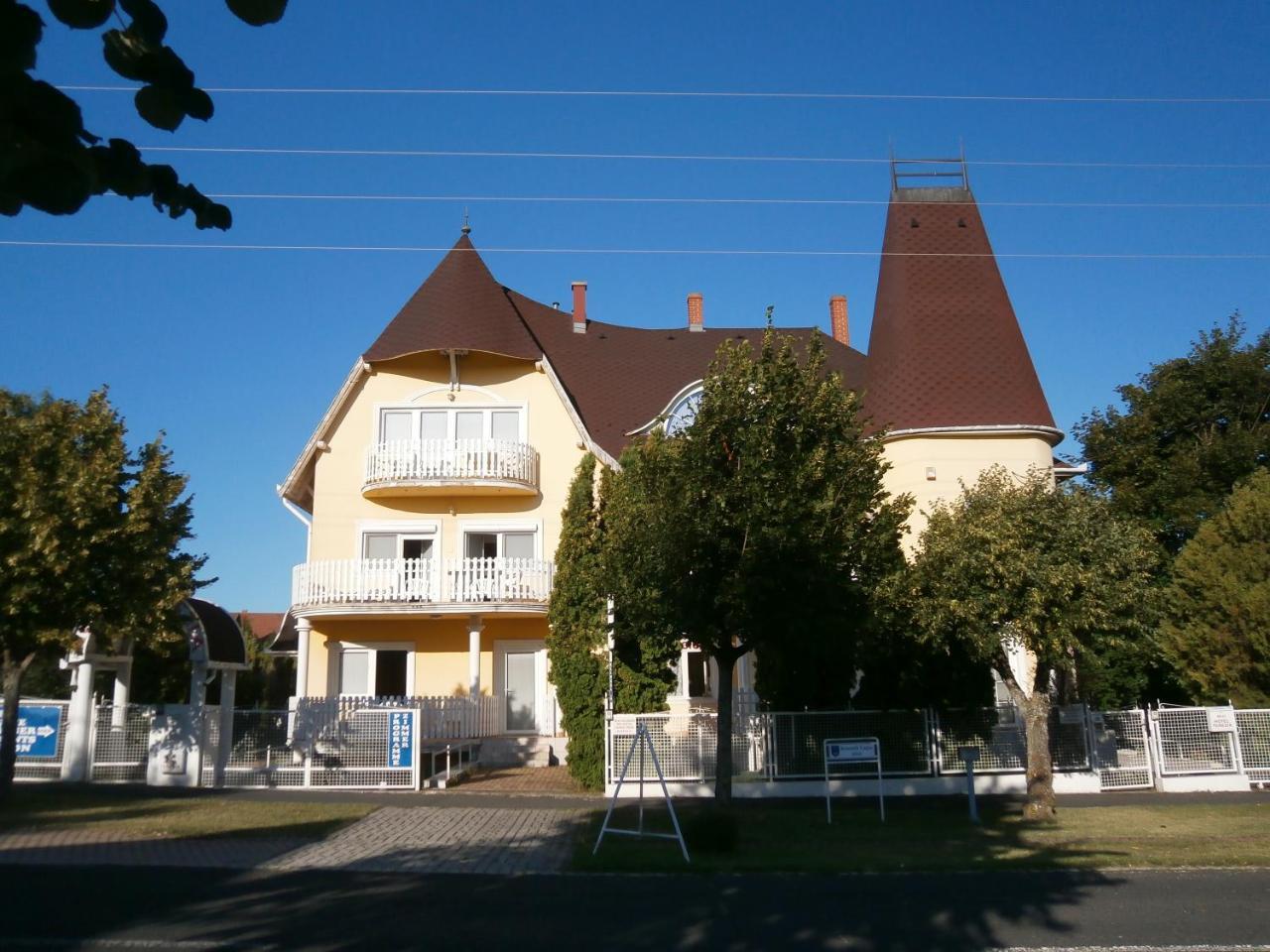 Terezia Guest-House Hotel Vonyarcvashegy Kültér fotó